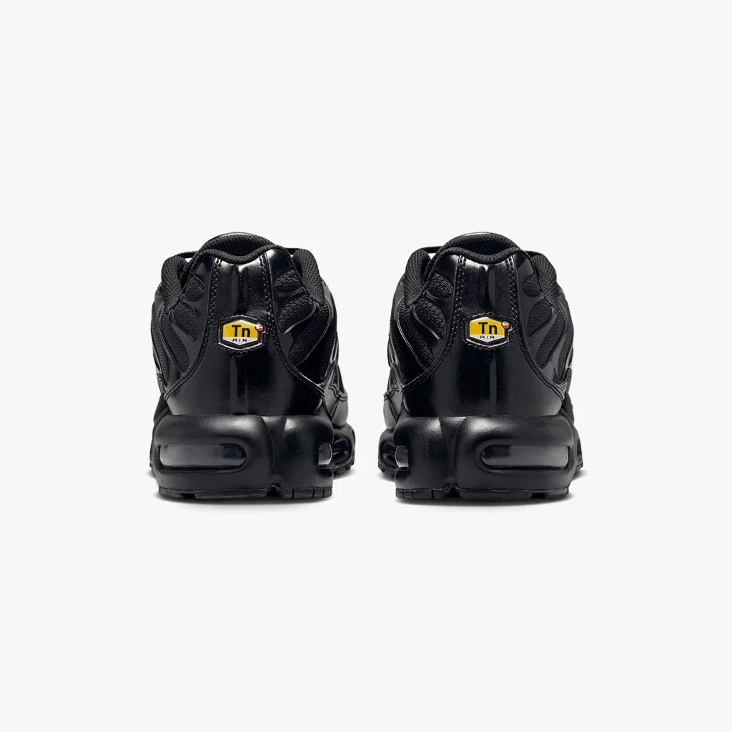 Triple deals black tns